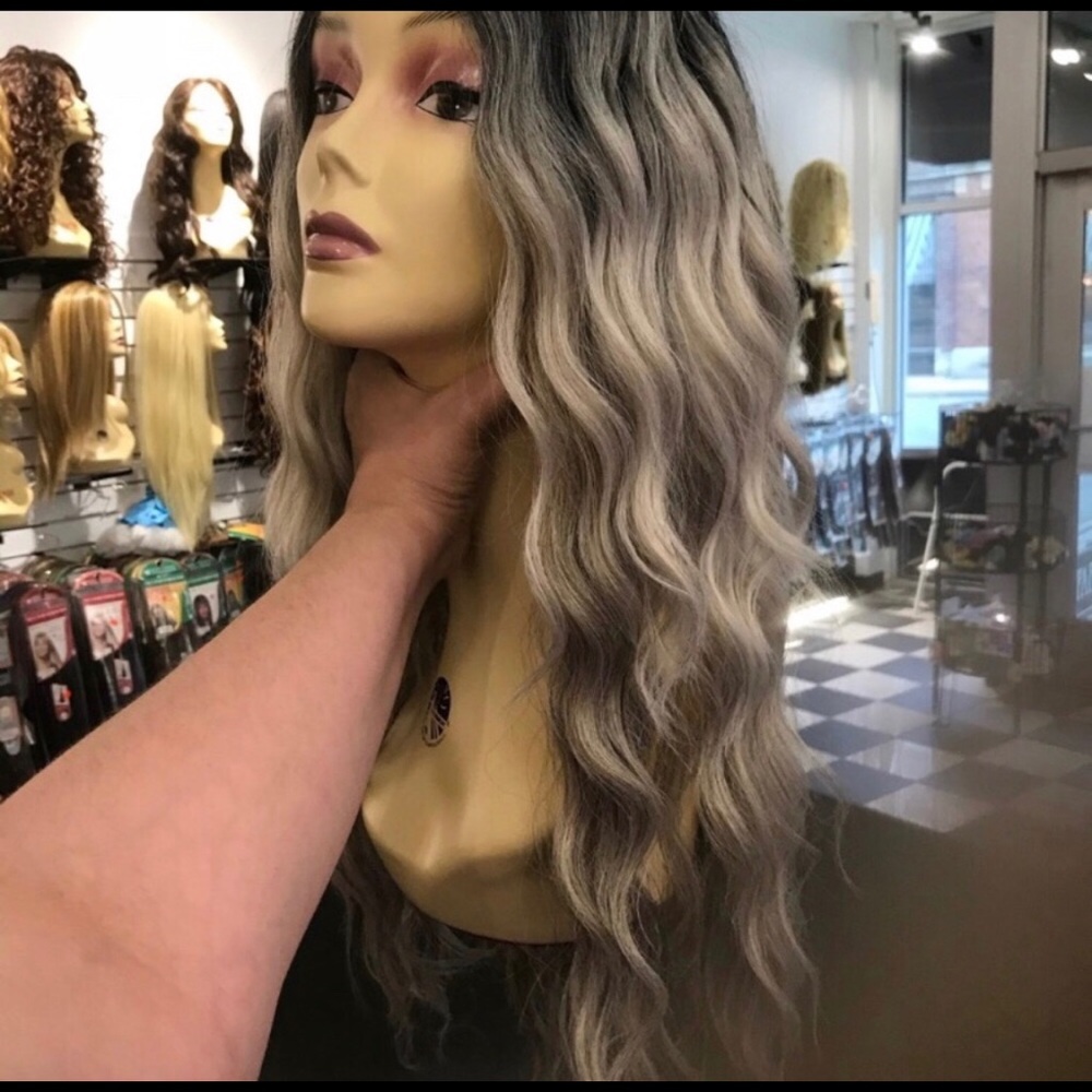 Long grey ombré Deep Wave wig lacefront swisslace - Picture 3 of 8